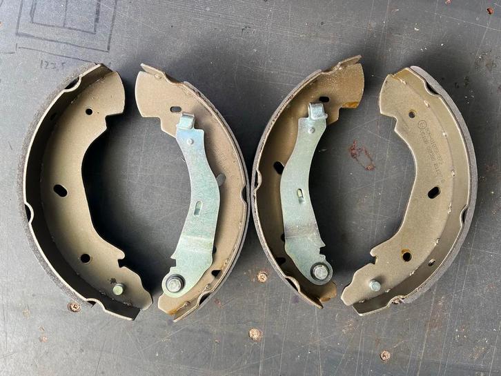 Nieuwe Remschoenen Set - Ford Transit, Auto-onderdelen, Remmen en Aandrijving, Ford, Nieuw, Ophalen of Verzenden