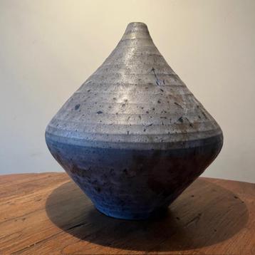 Mobach vaas blauwgrijs keramiek – handgedraaid – H30 cm beschikbaar voor biedingen