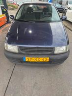 Volkswagen Polo 1.6 55KW AUT nieuwe apk: 19-12-2026, Auto's, Volkswagen, 450 kg, 74 pk, 31 €/maand, 4 cilinders