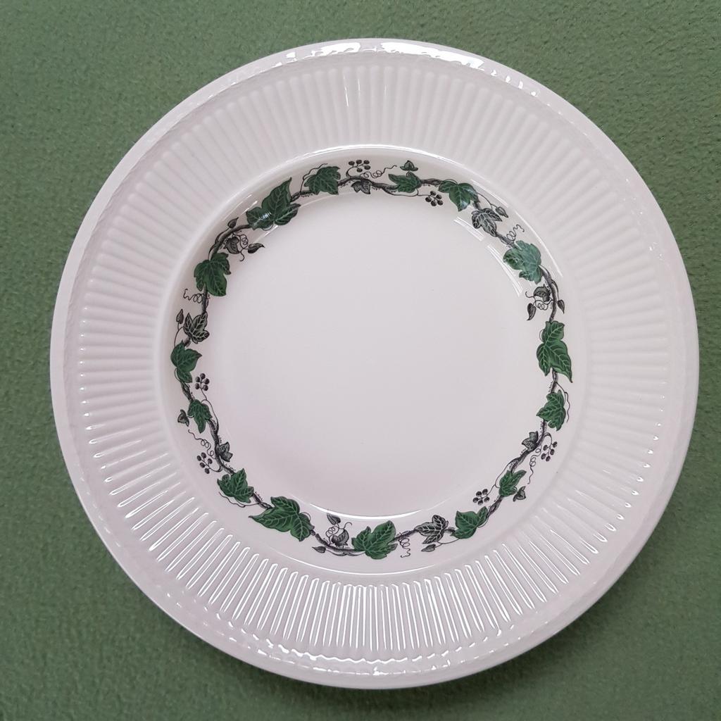 Wedgwood Stratford diepe borden 22 cm, Ophalen of Verzenden, Zo goed als nieuw, Overige materialen, Bord of Schaal