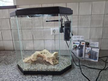 Aquarium m toebehoren beschikbaar voor biedingen