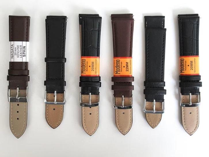 Lot van zes nieuwe zwarte/bruin leren armbanden 20/22 (mm)., Antiek en Kunst, Antiek | Klokken, Ophalen of Verzenden