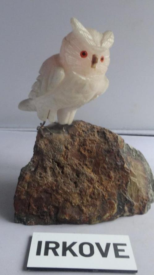 UIL OP STEEN * Roze Kwarts *, Antiek en Kunst, Kunst | Beelden en Houtsnijwerken, Verzenden