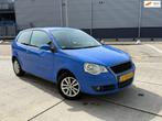 Volkswagen Polo 1.4-16V Trendline NEW APK CLIMA Stoelverwarm, Voorwielaandrijving, Metallic lak, 4 cilinders, Blauw