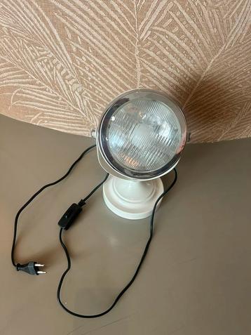 Vintage Koplamp Tafellamp beschikbaar voor biedingen