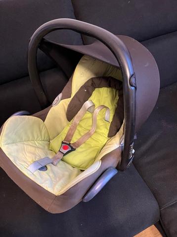 Maxi cosi beschikbaar voor biedingen