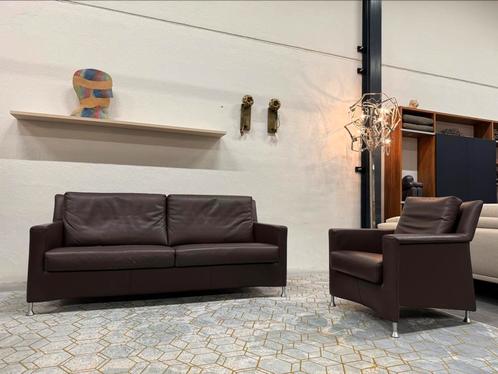 Leolux Paian Bank 3 zits Bruin leer Design Fauteuil Poef, Huis en Inrichting, Banken | Bankstellen, Gebruikt, Rechte bank, Driepersoons