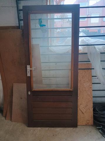Houten Buitendeur met Glas beschikbaar voor biedingen