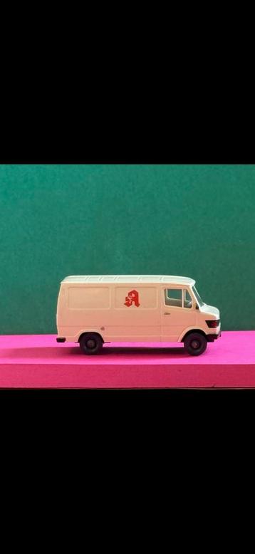 Dinky toy, Mercedes bus beschikbaar voor biedingen