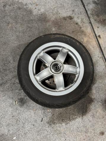 Piaggio zip voorband beschikbaar voor biedingen