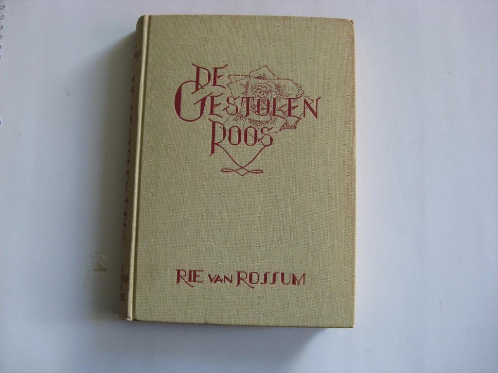 De Gestolen Roos Door Rie van Rossum., Boeken, Ophalen of Verzenden, Gelezen
