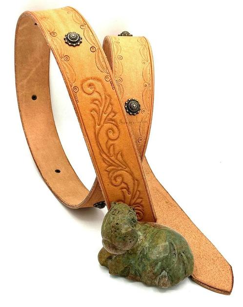 GB016 Gitaarband band of riem 123cm tuigleer bruin concho, Muziek en Instrumenten, Instrumenten | Toebehoren, Nieuw, Elektrische gitaar