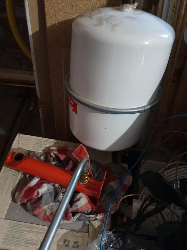 Expansievat met beugel, Doe-het-zelf en Verbouw, Verwarming en Radiatoren, Zo goed als nieuw, Overige typen, Hoog rendement (Hr)