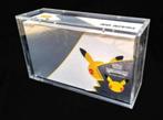 Pokemon Celebrations Ultra Premium Collectionbox + acrylcase, Ophalen, Nieuw, Boosterbox, Foil