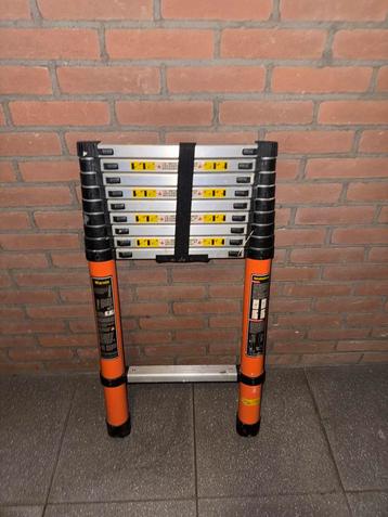 Inschuifbare ladder - Compact & Handig! beschikbaar voor biedingen