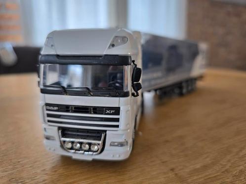 CSE DAF XF truck met oplegger, DAF museum, Hobby en Vrije tijd, Modelauto's | 1:50, Zo goed als nieuw, Bus of Vrachtwagen, Overige merken