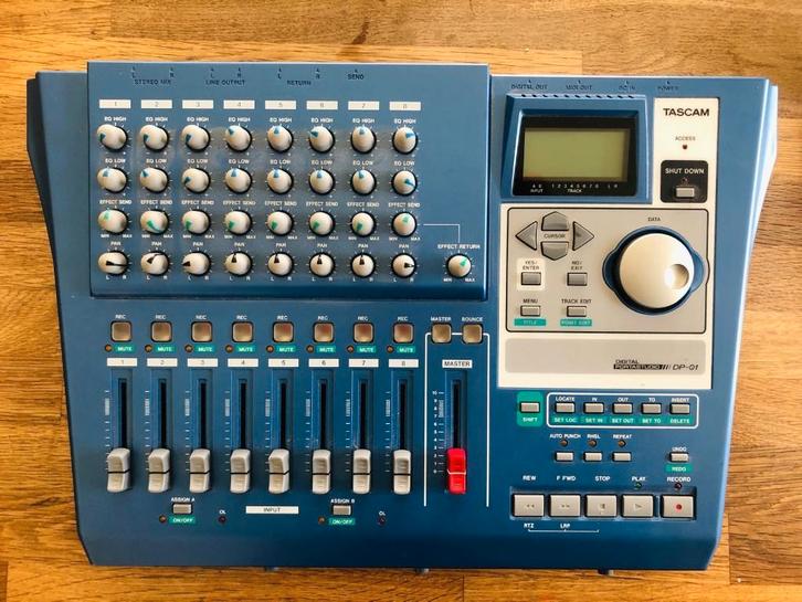 Tascam DP-01 Digital Multrack-studio, Muziek en Instrumenten, Mengpanelen, Zo goed als nieuw, 5 tot 10 kanalen, Microfooningang