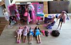 8 Barbie poppen, met kledingkast, kleertjes en kapsalon, Ophalen of Verzenden, Gebruikt, Barbie