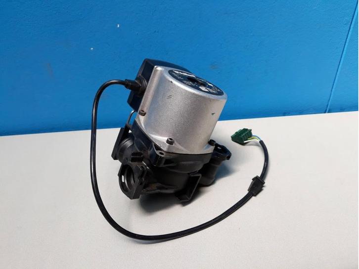 Cv pomp Vaillant VPAL-5/2A Art.nr.: 178983 Grundfos, Doe-het-zelf en Verbouw, Verwarming en Radiatoren, Zo goed als nieuw, Cv-ketel of Combi-ketel