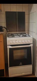Gasfornuis Indesit, Witgoed en Apparatuur, Fornuizen, Gebruikt, Elektrisch, 4 kookzones, Ophalen of Verzenden