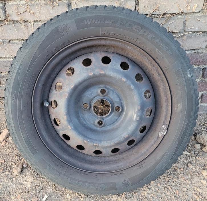 Hankook i*cept RS2 winterbanden op stalen velgen, Auto-onderdelen, Banden en Velgen, Velg(en), Winterbanden, 15 inch, 185 mm, Gebruikt