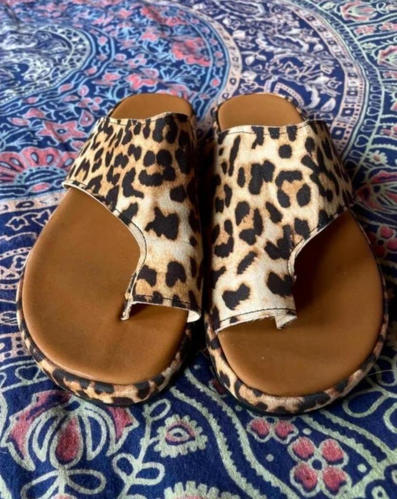 Splinternieuwe luipaard slippers maat 39 nu 16,99€, Slippers, Noidea, Bruin, Nieuw