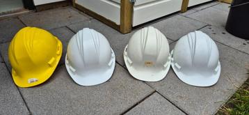 4x veiligheidshelm beschikbaar voor biedingen