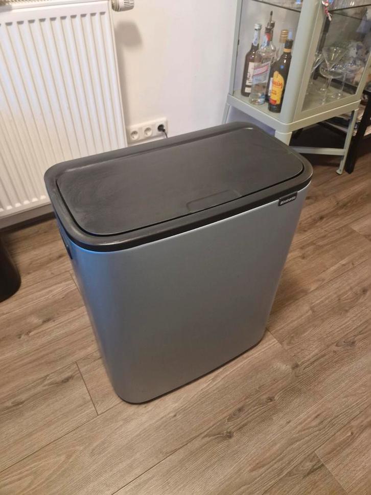 Brabantia Bo Touch Bin 2x30L, Huis en Inrichting, Woonaccessoires | Prullenbakken, Zo goed als nieuw, Metaal, 50 tot 75 cm, 40 liter of meer