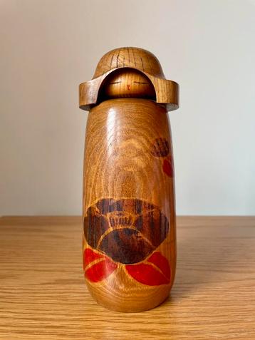 Vintage kokeshi Miyajima Muhitsu beschikbaar voor biedingen