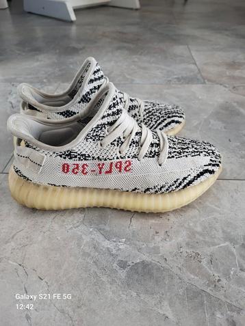 Yeezy 350 zebra jongens schoenen maat 37,5 beschikbaar voor biedingen