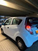 Chevrolet Spark 1.0 Bifuel 2012 Wit, Auto's, Chevrolet, 37 €/maand, Zwart, 4 cilinders, Wit