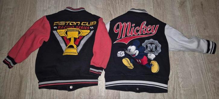 2 Kinderjas/vesten: Mickey Mouse & Cars disneyland, Kinderen en Baby's, Kinderkleding | Overige, Zo goed als nieuw, Jongen of Meisje