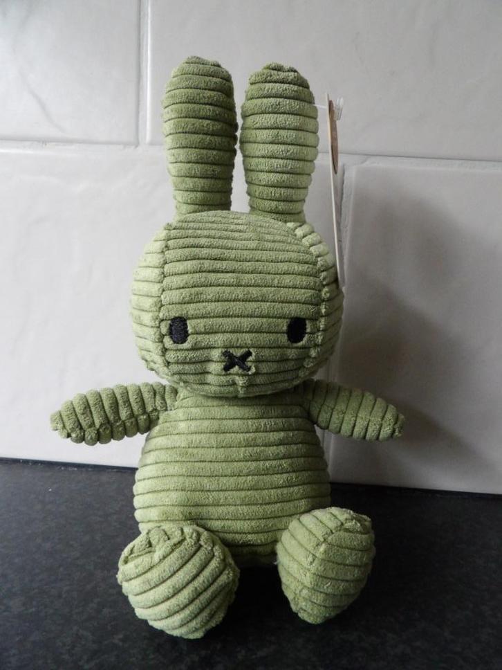 Nieuw met kaartjes Nijntje knuffel Sitting Corduroy Olive Gr, Kinderen en Baby's, Speelgoed | Knuffels en Pluche, Nieuw, Konijn