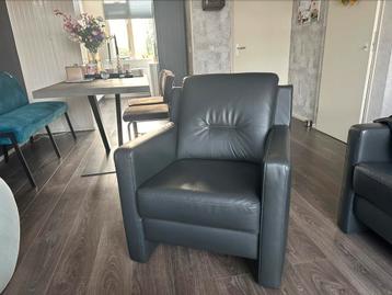 Leren fauteuil beschikbaar voor biedingen
