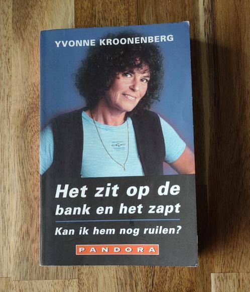 Het zit op de bank en het zapt / Kan ik hem nog ruilen? boek, Boeken, Essays, Columns en Interviews, Gelezen, Eén auteur, Ophalen of Verzenden