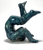 570. Keramisch beeld, Greetje Hoving, 21e eeuw, Antiek en Kunst, Kunst | Beelden en Houtsnijwerken, Ophalen of Verzenden