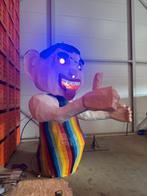 Grote pop voor carnavalswagen, Ophalen