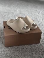 Yeezy slides maat 38, Kleding | Dames, Schoenen, Verzenden, Nieuw, Slippers