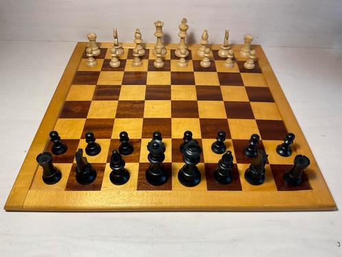 Schaakbord met Homas Staunton model E schaakstukken, Hobby en Vrije tijd, Gezelschapsspellen | Bordspellen, Gebruikt, Ophalen of Verzenden