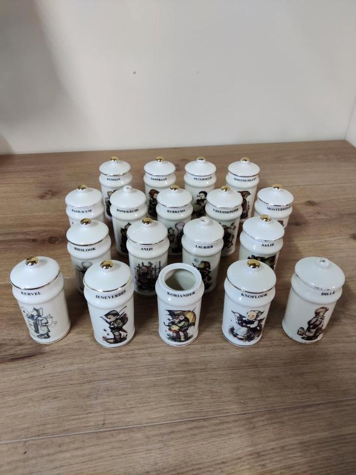 M.J. Hummel Kruidenpotjes 18 stuks, Verzamelen, Beelden en Beeldjes, Gebruikt, Hummel, Ophalen of Verzenden