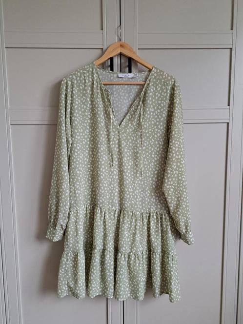 Lichtgroen jurkje met stroken van Costes, maat M., Kleding | Dames, Jurken, Zo goed als nieuw, Maat 38/40 (M), Groen, Boven de knie