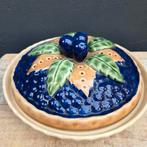 Barbotine aardewerk taartschaal met deksel - Pruimen, Ophalen of Verzenden