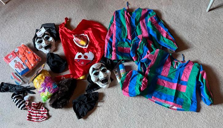 Grote Verkleedkleren Set, Kinderen en Baby's, Carnavalskleding en Verkleedspullen, Gebruikt, Jongen of Meisje, Ophalen of Verzenden