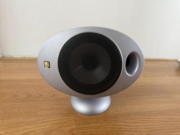5x KEF HTS2001 - 5.0 surround speakerset (zilver) beschikbaar voor biedingen