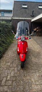Rode Vespa Primavera, Fietsen en Brommers, Scooters | Vespa, Ophalen, Gebruikt, Overige modellen, Maximaal 45 km/u
