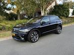 Volkswagen Tiguan 2.0 TSI 4Motion 220PK DSG R-Line•Pano•, Gebruikt, 1984 cc, 2500 kg, Zwart