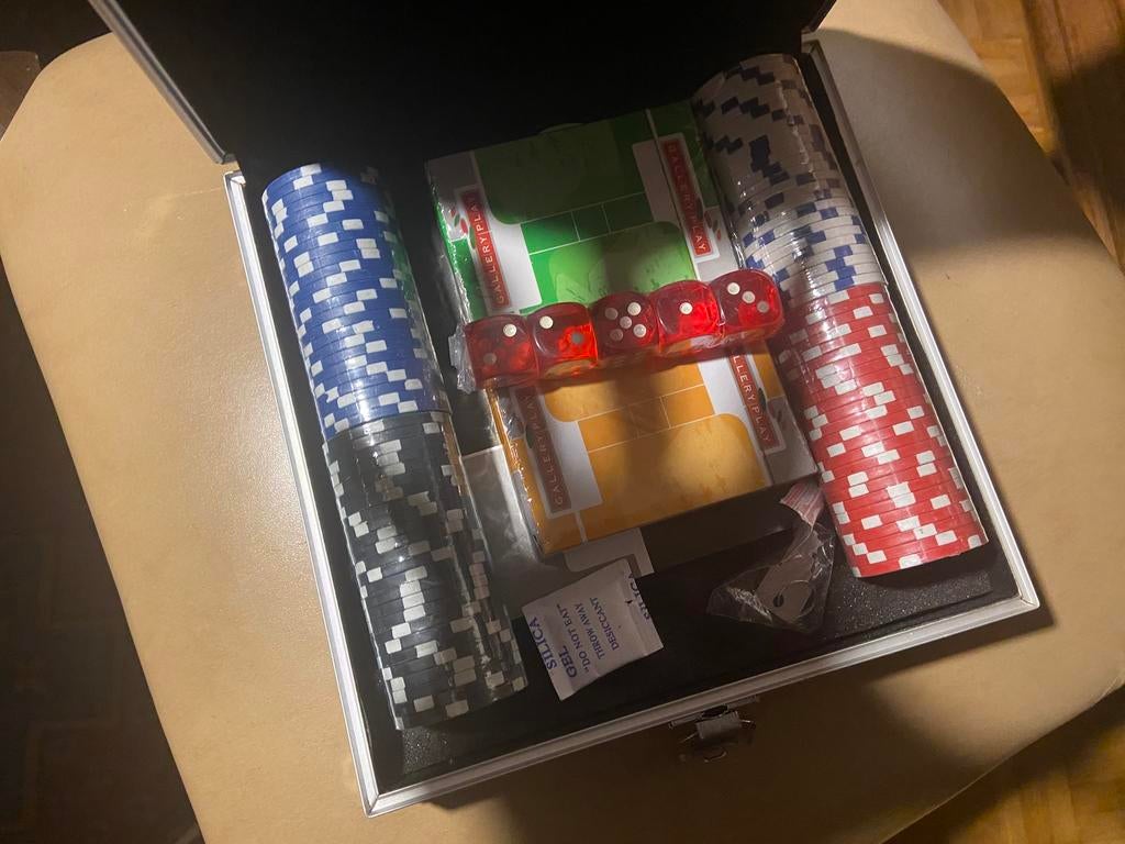 Nieuwe ️ ️️️ poker koffer met bijbehorende spelregels., Ophalen of Verzenden, Nieuw