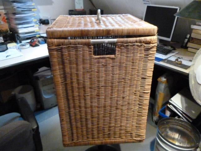Grote rieten wasmand met deksel 45x45 x 65 cm, Huis en Inrichting, Woonaccessoires | Schalen en Manden, Zo goed als nieuw, Rechthoekig