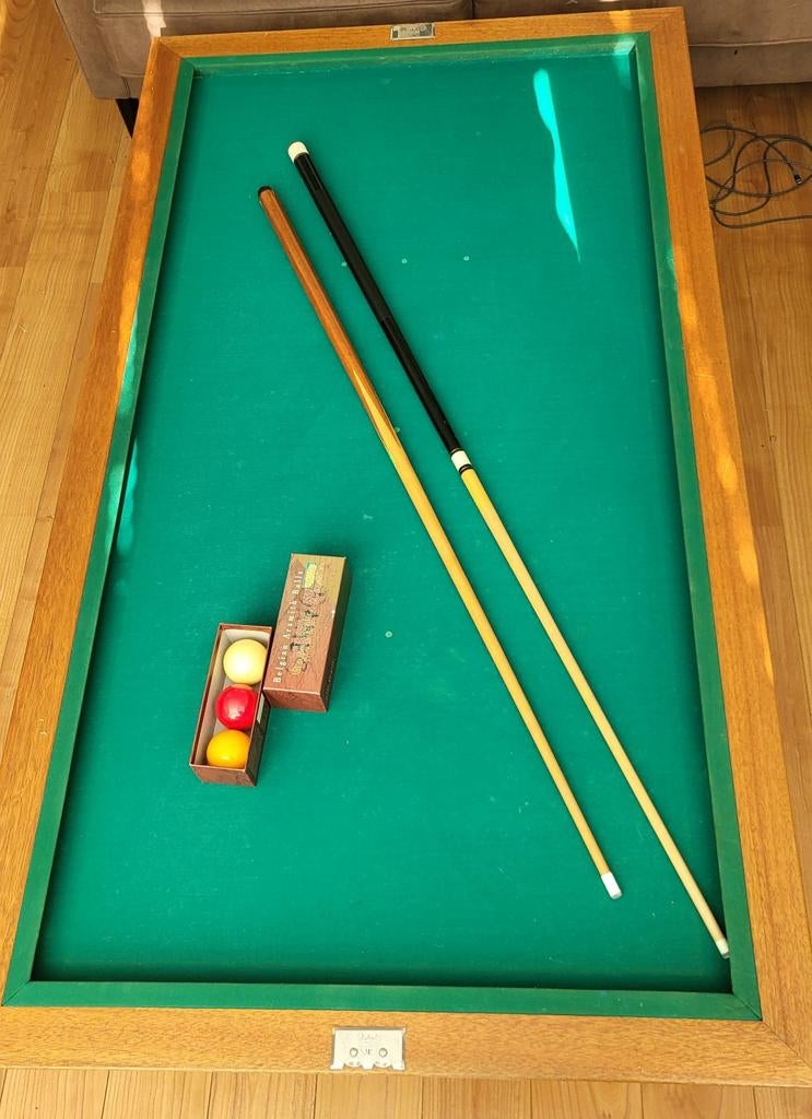 Tafel biljart. Met ballen en 2 keu's, Sport en Fitness, Biljarten en Poolen, Ophalen, Gebruikt, Biljarttafel