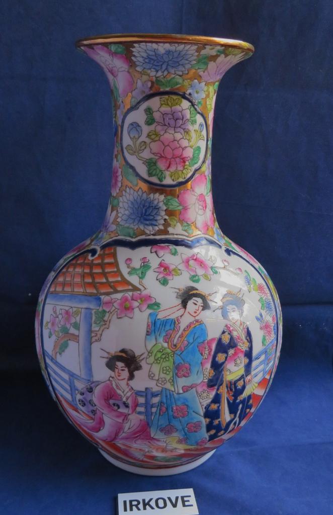 CHINESE VAAS MET DRIE DAMES * Gemerkt *, Antiek en Kunst, Antiek | Vazen, Verzenden